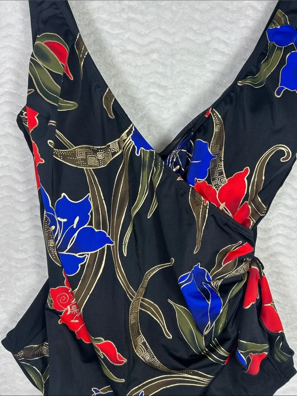Longitude Swimsuit 22W Black Red Floral‎ Tummy Control One Piece Tropical Beach